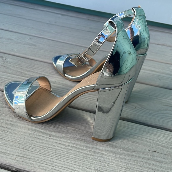 Vintage Charlotte Russe Metallic Silver Block Heels Ankle Strap Size 7 - Picture 13 of 15